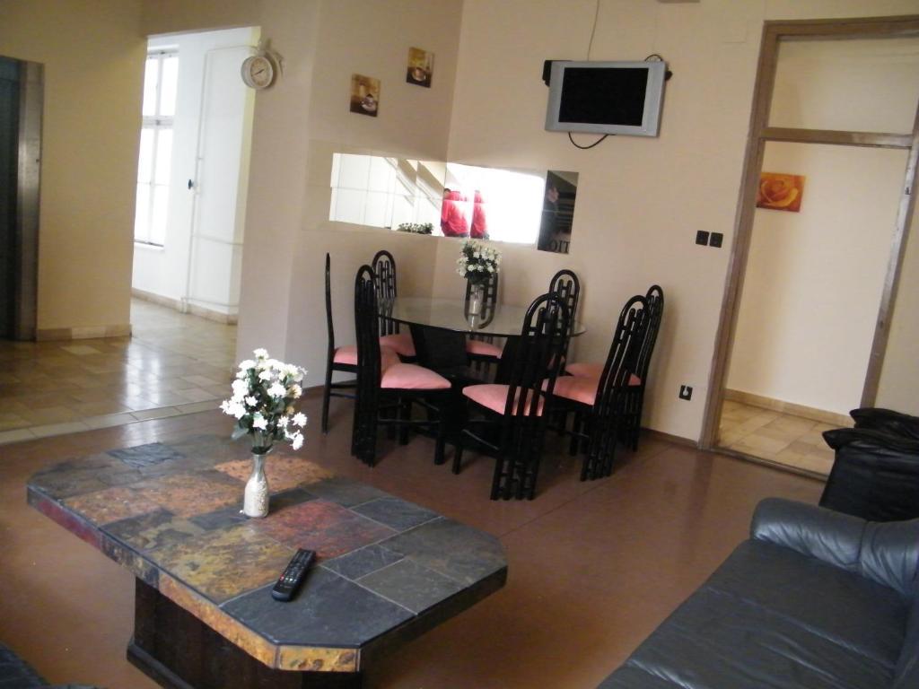 Zrinyi Hostel Budapest Exterior photo