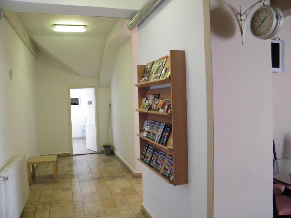 Zrinyi Hostel Budapest Exterior photo