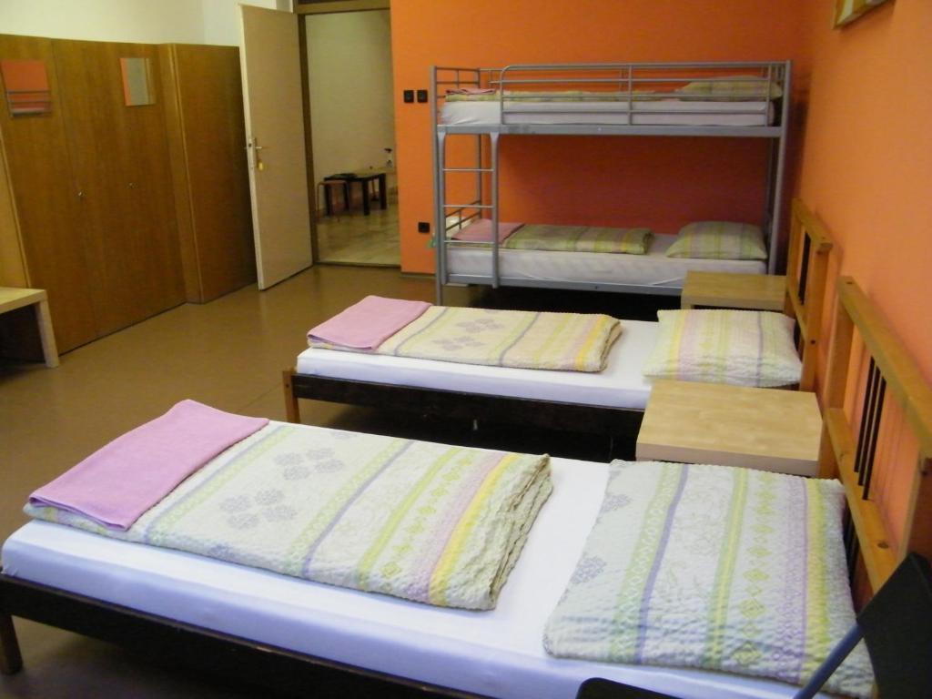 Zrinyi Hostel Budapest Room photo