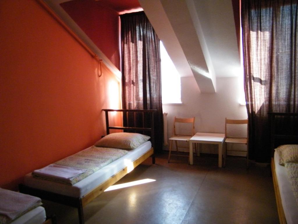Zrinyi Hostel Budapest Exterior photo